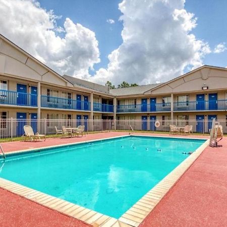 Oyo Hotel Baton Rouge Mid City Exterior foto